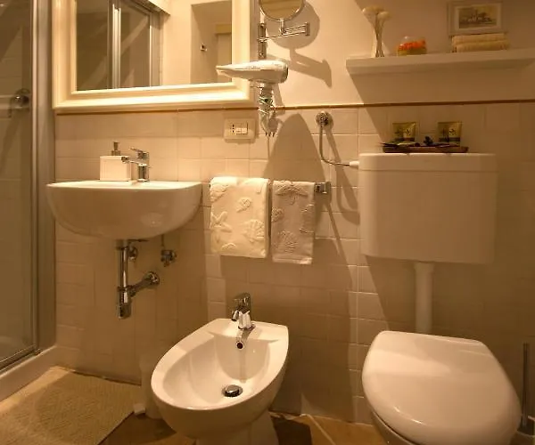 Dormiretrani 住宿加早餐酒店 特拉尼